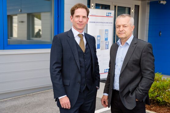 LST's Managing Director Dipl.-Ing. Stefan Friedl with Branch Manager Ing. Gerhard Fassl