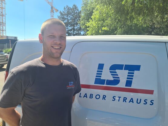 Roland Pitschiller, Techniker bei der Labor Strauss Gruppe